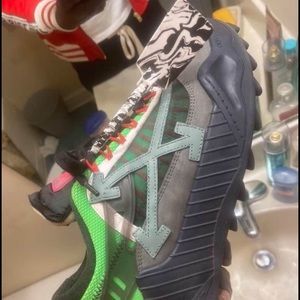 Off whites sneakers sz 10.5